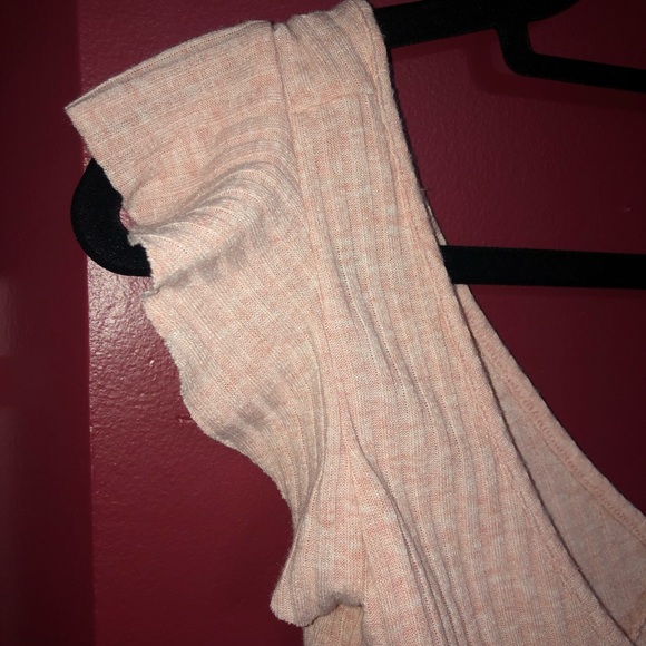 💝Pink Ruffled Top!! - Picture 2 of 3